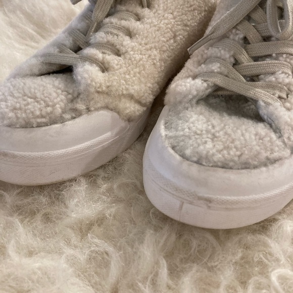 Rag and Bone | Standard Issue Shearling Fur Low-Top Sneaker. - Picture 3 of 13
